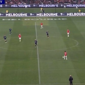  奥格斯堡中场核心发威，独造三球助队主场称雄